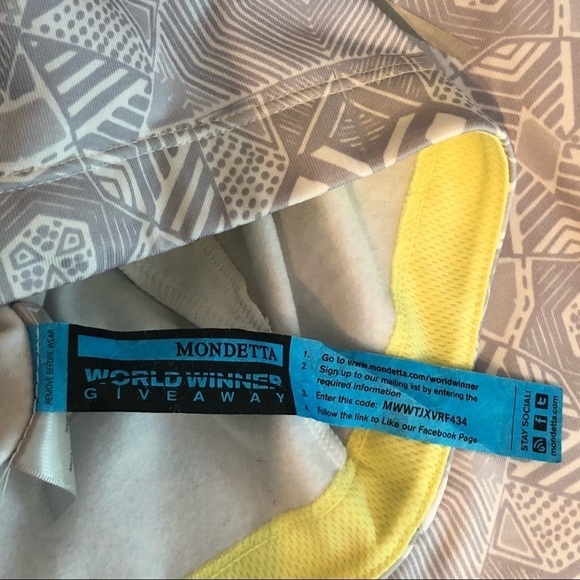 Mondetta long sleeved hooded geometric print stretchy exercise top w/ pockets; M - Picture 4 of 9